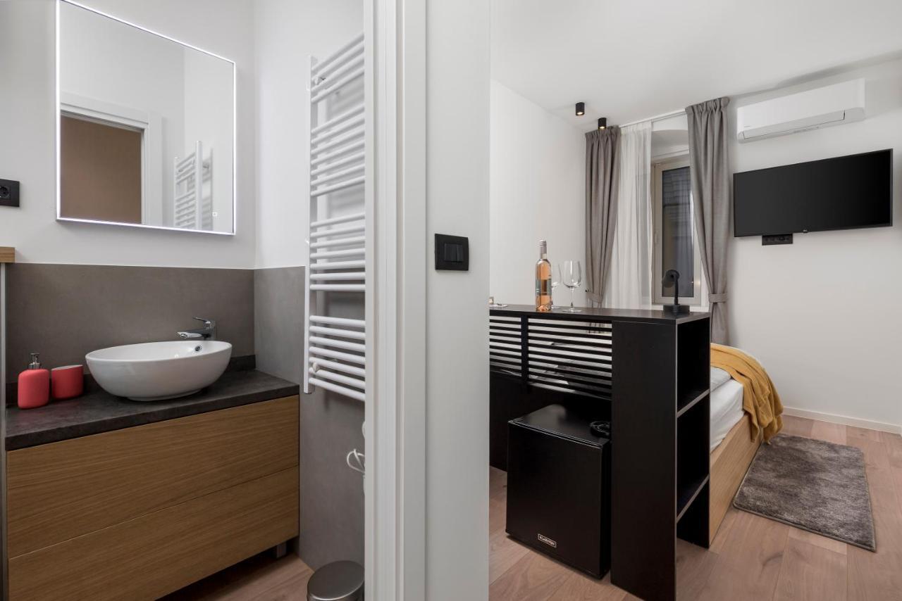 Deluxe Apartments & Rooms "In The Center" Rijeka Zewnętrze zdjęcie