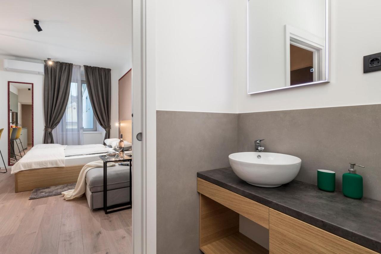 Deluxe Apartments & Rooms "In The Center" Rijeka Zewnętrze zdjęcie