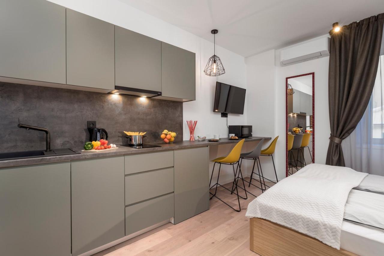 Deluxe Apartments & Rooms "In The Center" Rijeka Zewnętrze zdjęcie